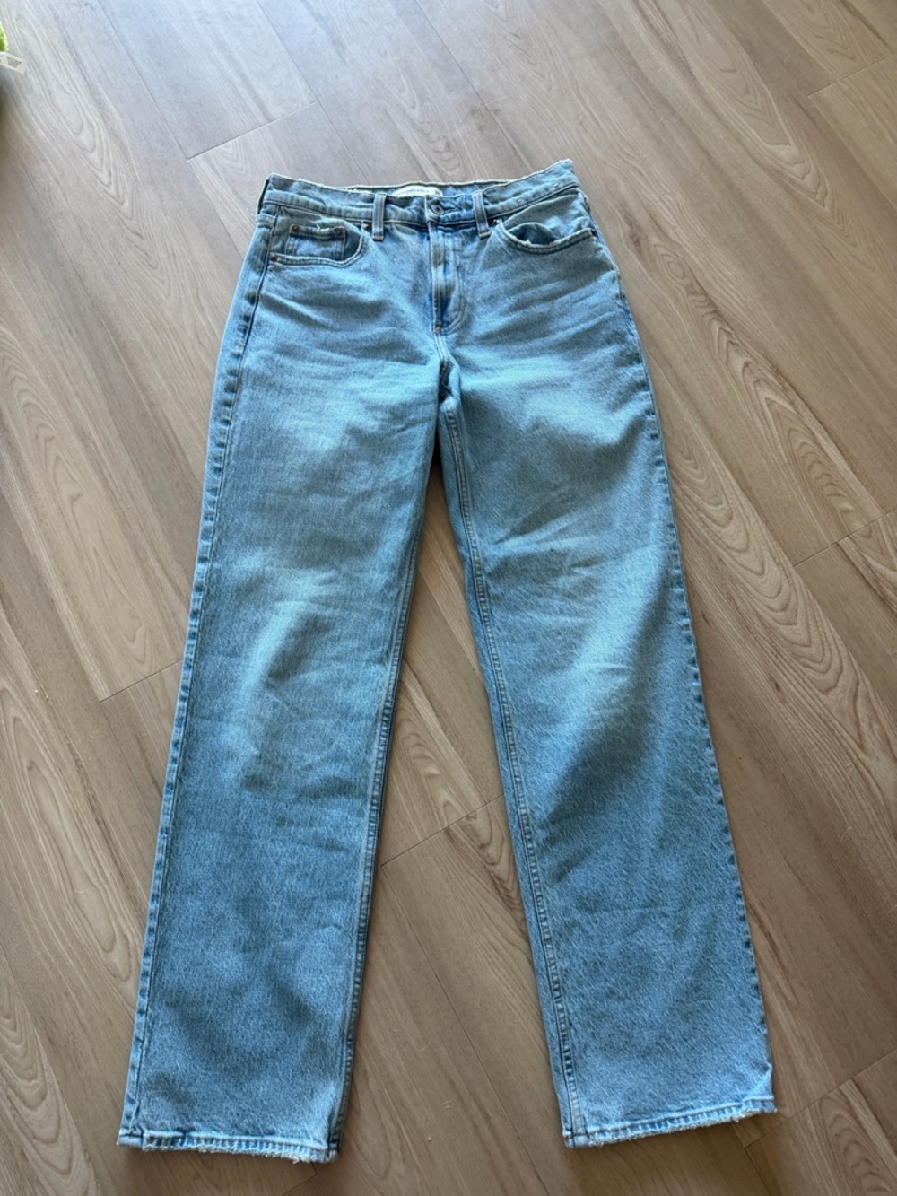 Abercrombie Low Rise Baggy Jean - Picture 3 of 5